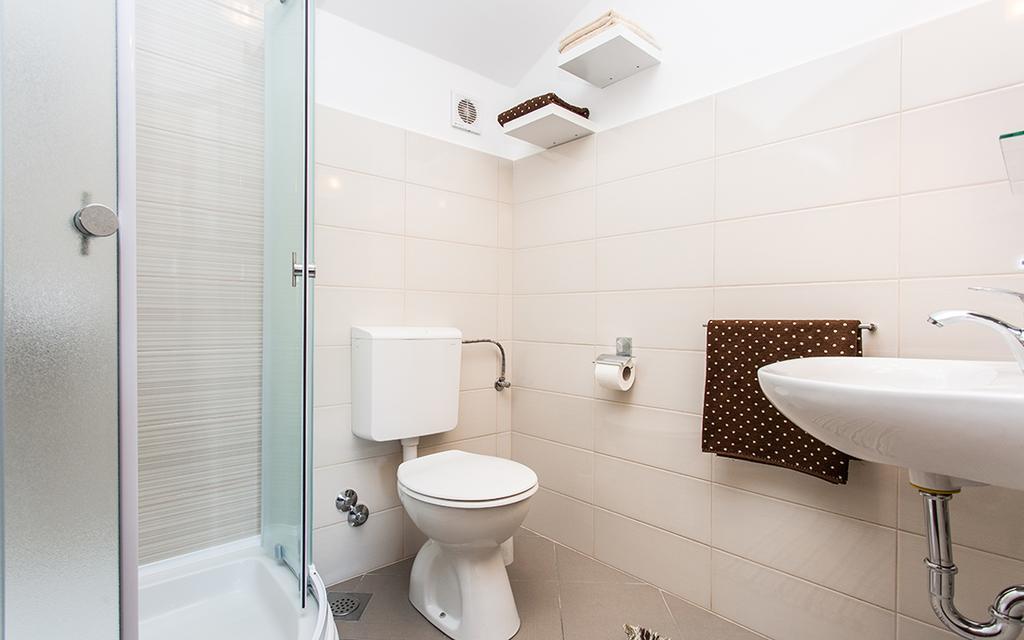 Apartment & Room Antonio Връбник Екстериор снимка