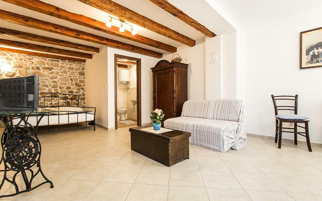 Apartment & Room Antonio Връбник Екстериор снимка